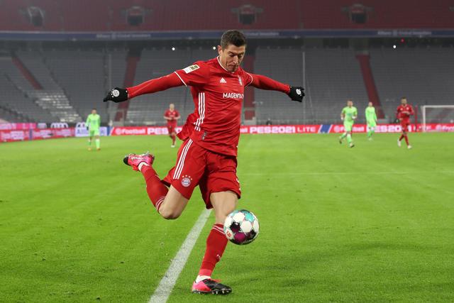 拜仁官方向巴黎道歉 球迷拉横幅未得到拜仁授权